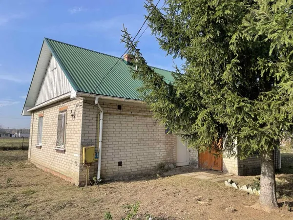 Під Луцьком продають дві будівлі колишніх ФАПів за майже мільйон (фото)