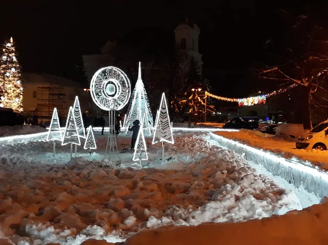 У центрі Луцька встановили унікальну інсталяцію (фото)