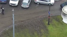 У Луцьку «паркохами» знищили газон біля драмтеатру (фото)