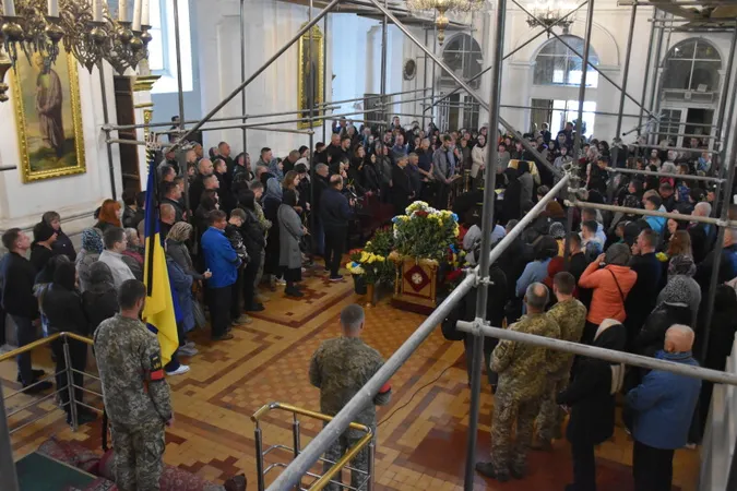 У Луцьку попрощалися з полеглим офіцером-розвідником Віталієм Петруком (фото)