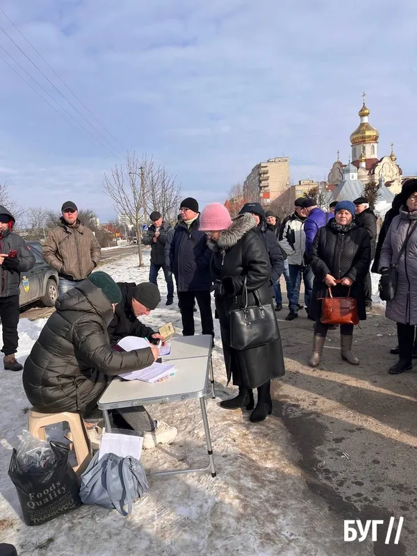 Священник не з'явився: на Волині голосували за перехід храму з УПЦ «МП» до ПЦУ (фото, відео)