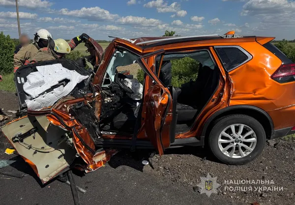 Зіткнення з автобусом на Волині: один із постраждалих помер у лікарні, поранено 5 дітей (фото)