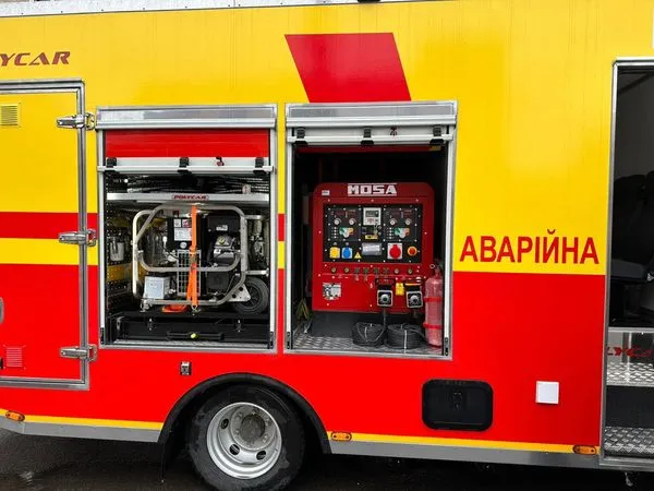 Маневрений і функціональний: Луцьктепло отримало новий спецавтомобіль (фото)