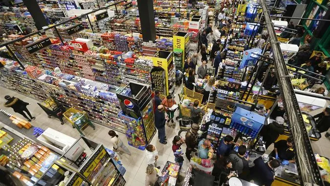 Не гречка: які продукти купують українці на карантині найчастіше (список)