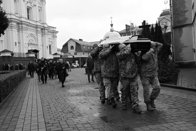У Луцьку попрощалися із загиблим на Донеччині Ігорем Ревком (фото)
