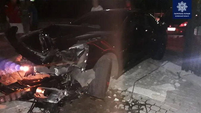 Погоня і виламаний паркан: що сталося біля філологічного факультету в Луцьку (фото)