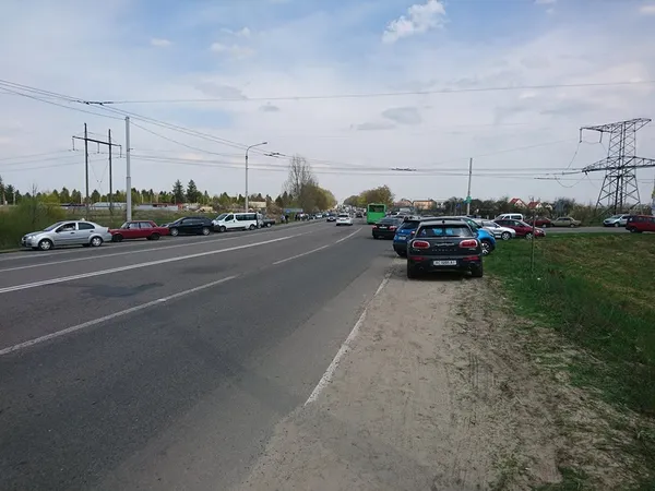 Біля Гаразджі – автомобільний хаос (відео, фото, оновлено) 