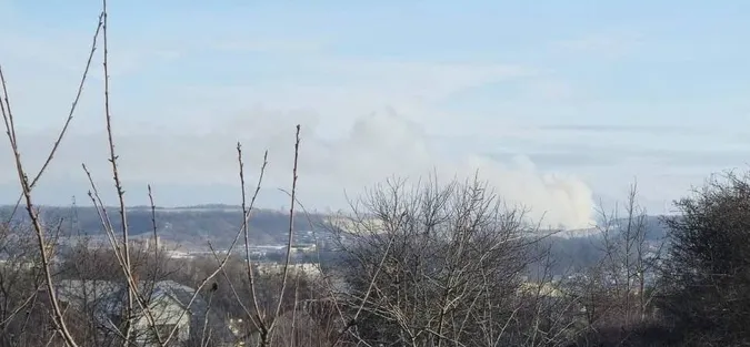 На Львівщині палає сміттєзвалище: вогонь не можуть загасити другий тиждень (фото)