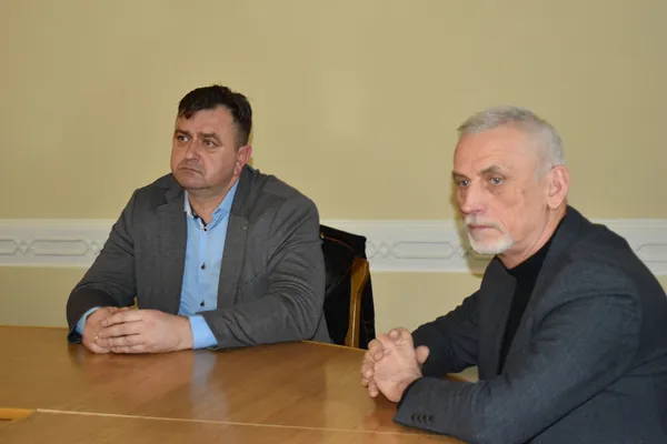 Надбавки, укриття, безплатне харчування: у Волинській ОДА обговорили розвиток освіти на 2026 рік (фото)