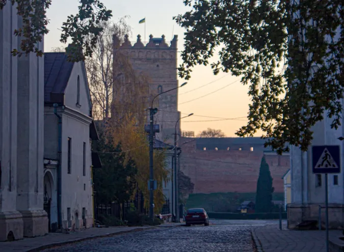 Мережу зачарували атмосферними світлинами ранкового Луцька (фото)