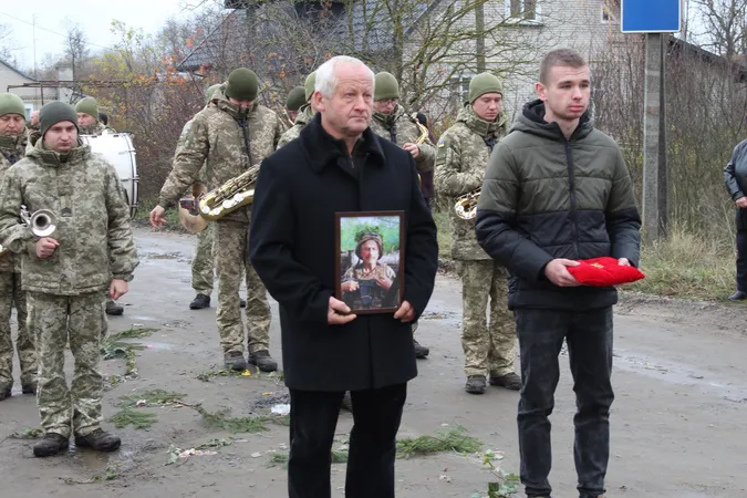 У Луцькому районі попрощалися із воїном Василем Савичем (фото)
