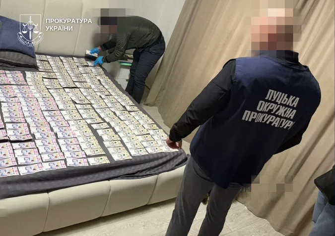 На Волині спритники за 2500 доларів робили військових «багатодітними батьками» (фото)