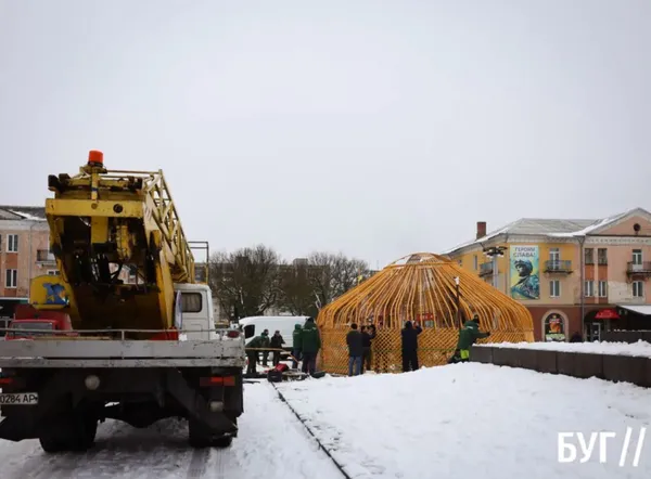 У Нововолинську встановлюють «Юрту Незламності» (фото)