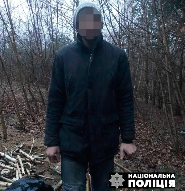 Місяць жив у землянці в лісі: на Рівненщині затримали можливого корегувальника (фото)