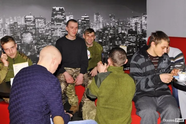 У Луцьку благодійники організували відпочинок для бійців