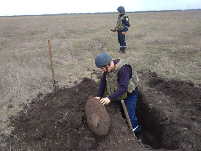 На присадибній ділянці у Турійському районі знайшли 100-кілограмову авіабомбу