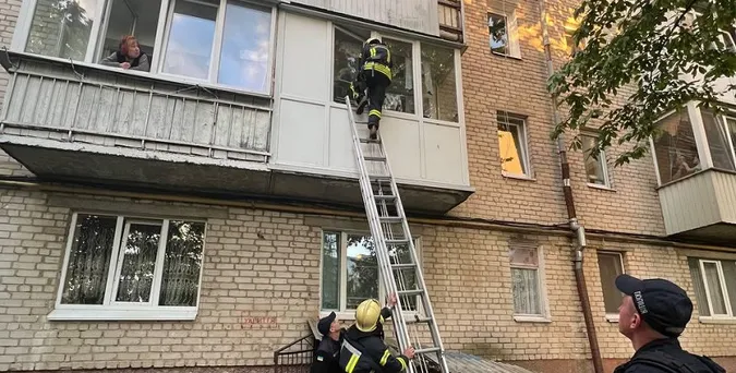 У Луцьку через забуту на вогні каструлю викликали рятувальників (фото)
