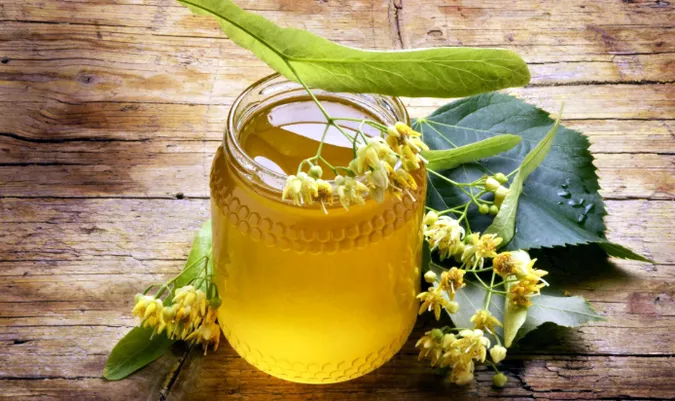 Які хвороби лікує мед і скільки його можна їсти