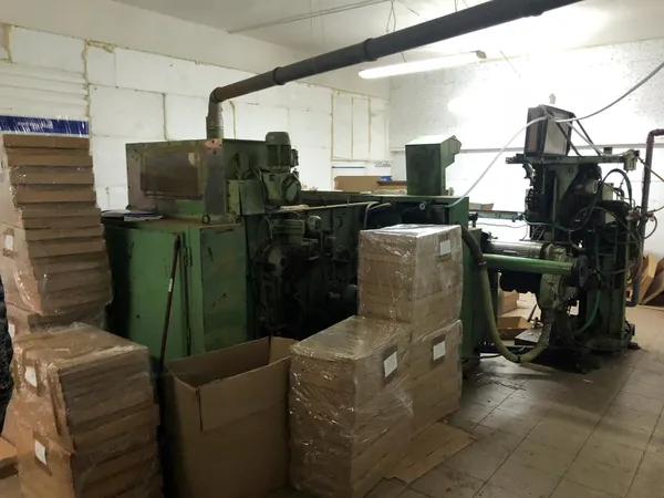 У Польщі за організацію підпільної тютюнової фабрики затримали чотирьох українців (фото, відео)