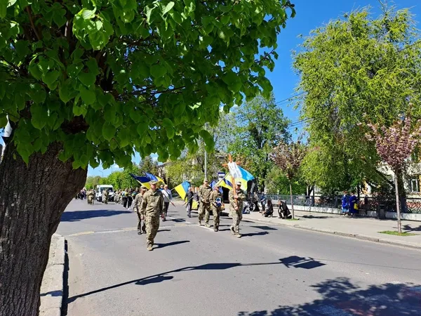 На похорон приїхав «англійський брат»: у Ковелі попрощалися з воїном Володимиром Карпуком (фото)