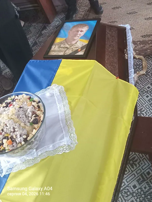 На Волині попрощалися з полеглим захисником Олександром Лавренчуком (фото)