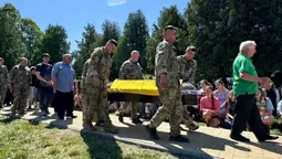 Пів року вважався зниклим: на Волині попрощалися з воїном Сергієм Шулєповим (фото)