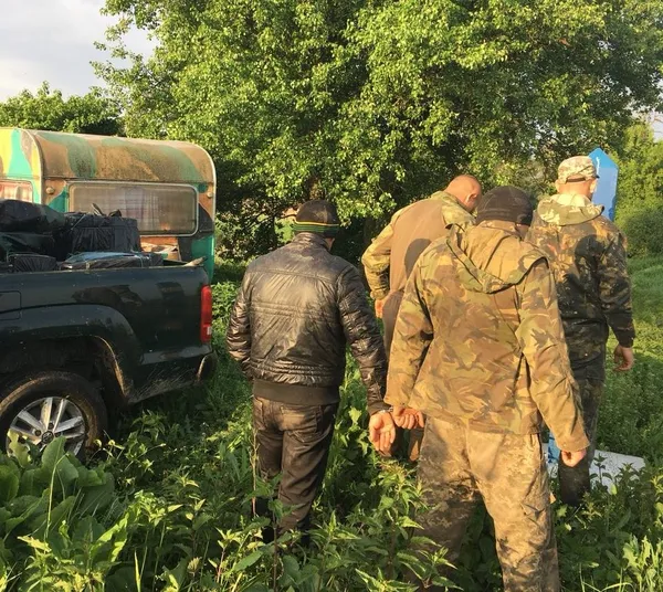 На Волині прикордонники знайшли майже 12 тисяч пачок сигарет (фото)