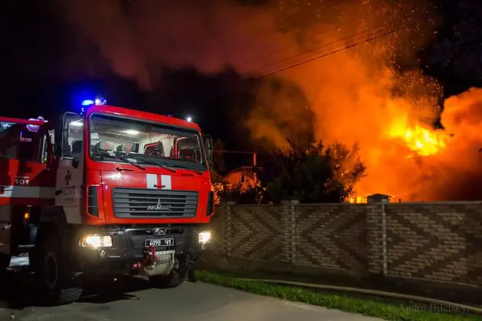 Вогонь знищив веранду і побутову техніку: на Волині горів будинок