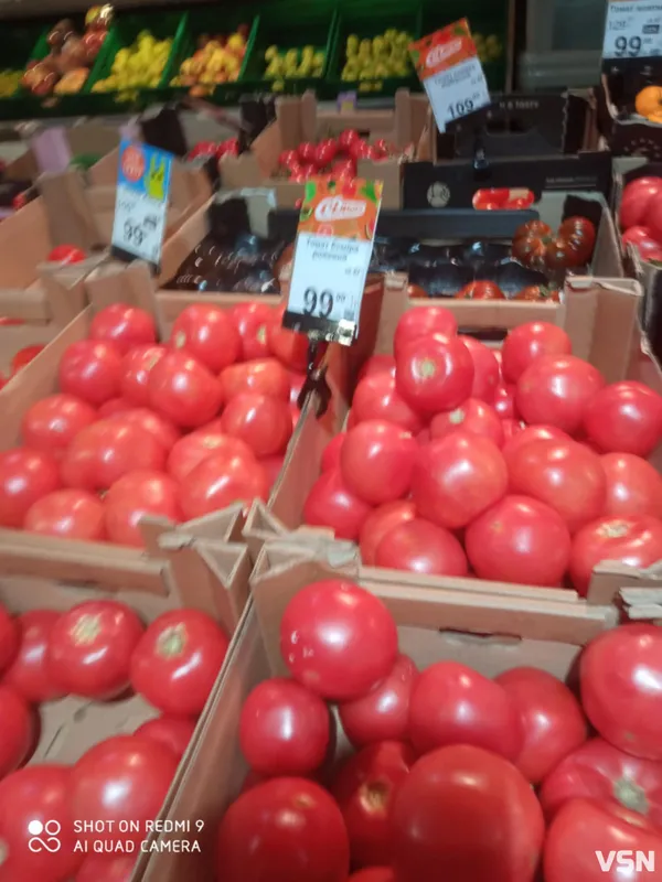 Скільки коштують сезонні продукти у супермаркетах Луцька (ціни, фото)