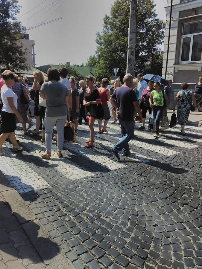 Під стінами Луцькради – мітинг (фото, оновлено) 