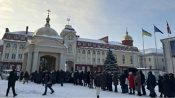 Водохреща: як у центрі Луцька освячують воду (фото)