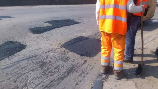 В Україні відмовляться від ямкового ремонту