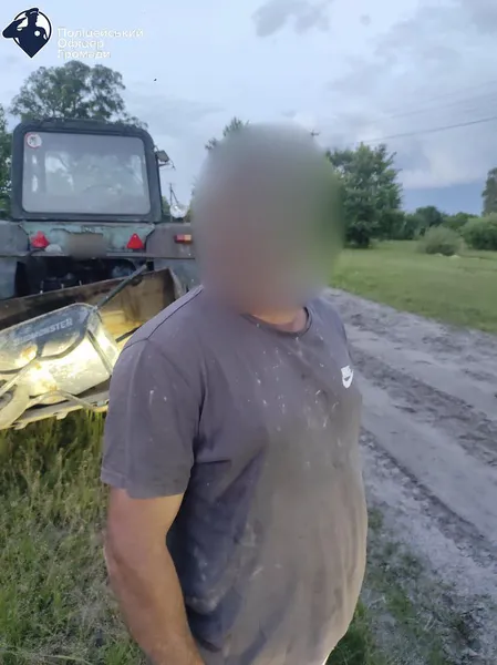 Волинські «шерифи» зловили п'яного тракториста (фото)