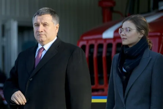 Аваков заробляє менше за свою молоду помічницю