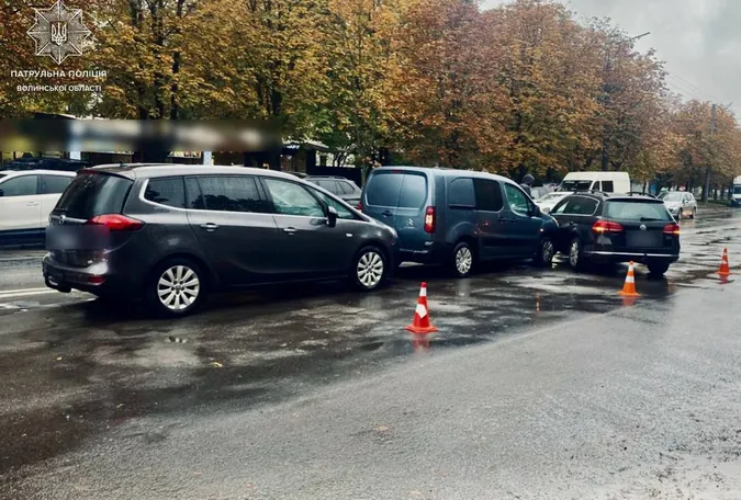 У Луцьку на Відродження влупилися три автівки (фото)