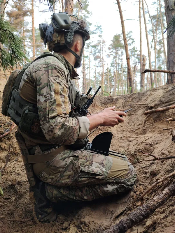 Ворогу не сховатися: як пілоти FPV-дронів Волинської бригади ТрО знищують окупантів (фото)