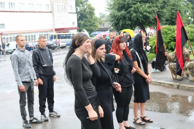 У Луцькому районі попрощалися із бійцем Віталієм Прокопенком (фото)