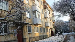 Ванна лучанки провалюється у "підвал": комунальники розводять руками (фото, відео)