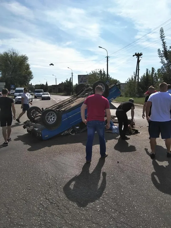 У Луцьку зіткнулися ВАЗ і «Таврія»: є постраждалі (фото)