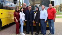 Громадам Волині передали чергову партію нових шкільних автобусів (фото)