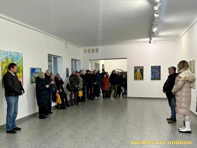 Майже сорок волинських художників презентували свої роботи у Луцьку (фото)