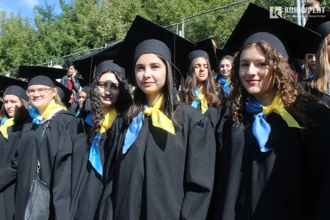 У Луцьку першокурсників ВНУ посвятили в студенти (фото)
