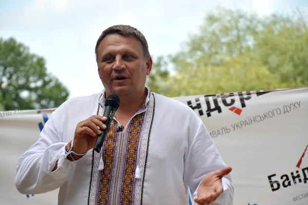 Дощ, три Ігорі та романтика: третій день «Бандерштату» (ФОТО)