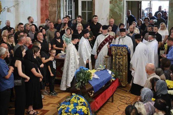 У Луцькій громаді попрощалися із 32-річним захисником Сергієм Черленюком (фото)