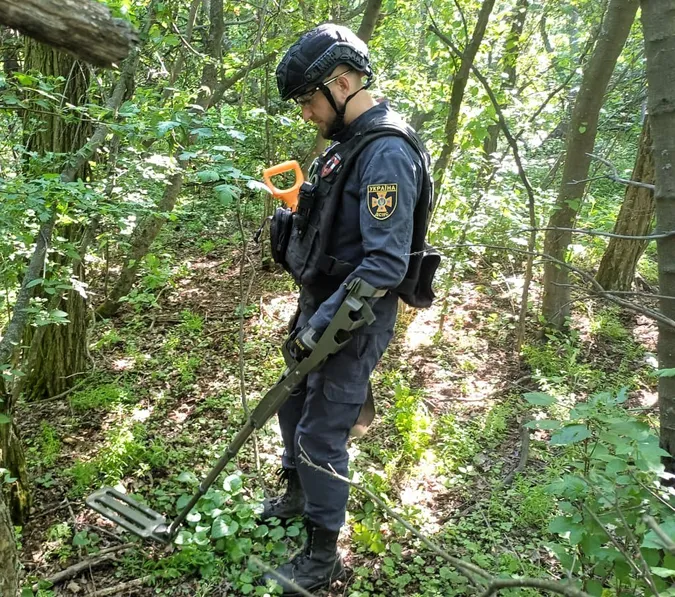 Сапери з Луцька розміновують Донеччину та Чернігівщину (фото)