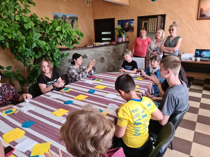 Коні та сільський колорит: як відпочивають діти переселенців на Волині (фото)