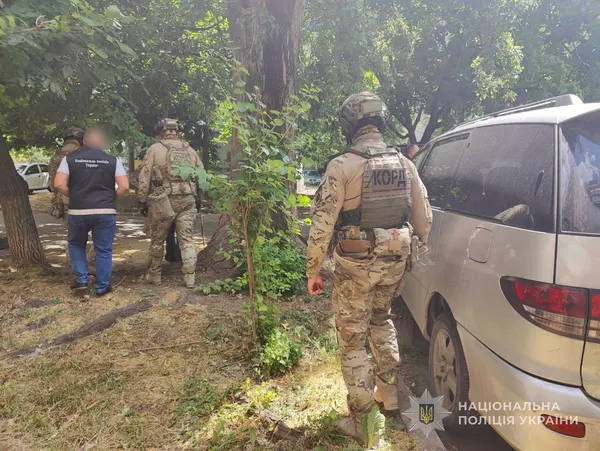 Волинські правоохоронці затримали одесита, якого підозрюють у продажу зброї через інтернет (фото, відео)