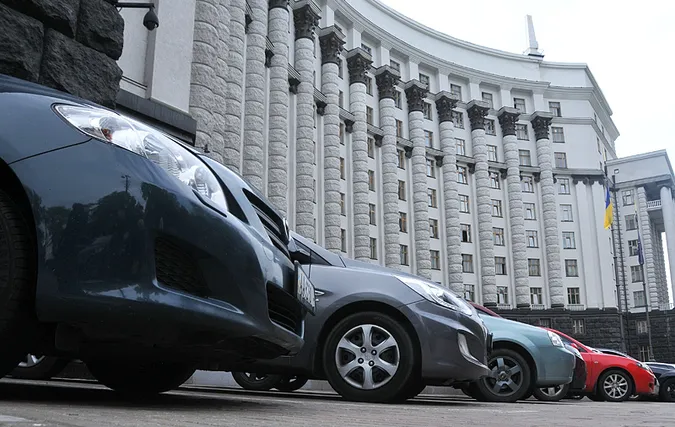 Для автопарку Кабміну придбають електромобілі