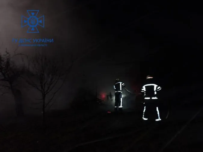 У Нововолинську горів дерев'яний дачний будинок