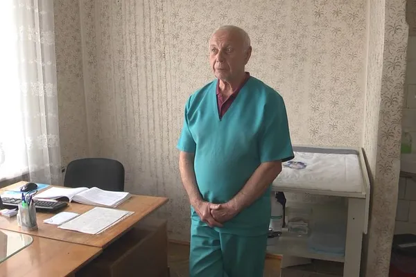 Черга – на місяць вперед: у Луцькій дитячій поліклініці неможливо потрапити на прийом до ортопеда (відео)